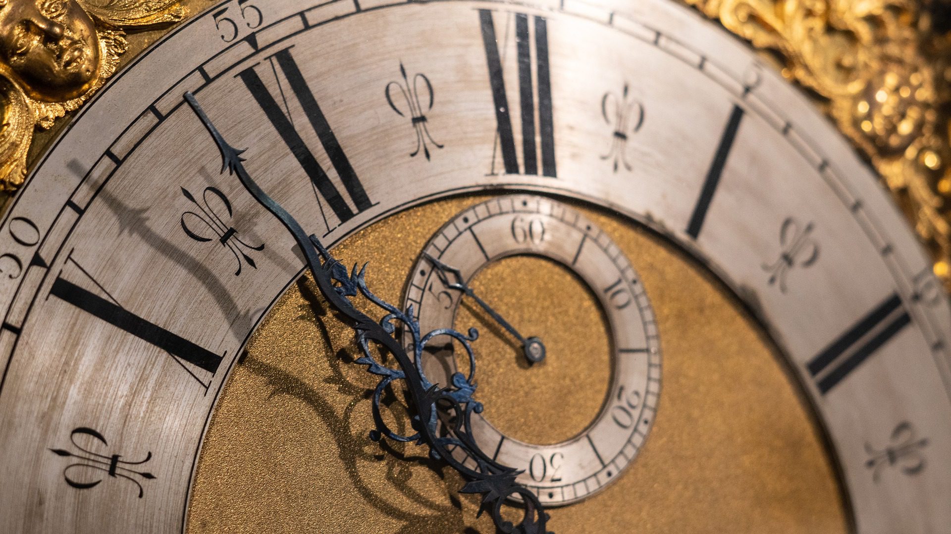 clocks-4891147_1920